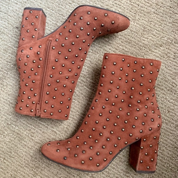 Steve Madden Shoes - Steve Madden studded brown booties